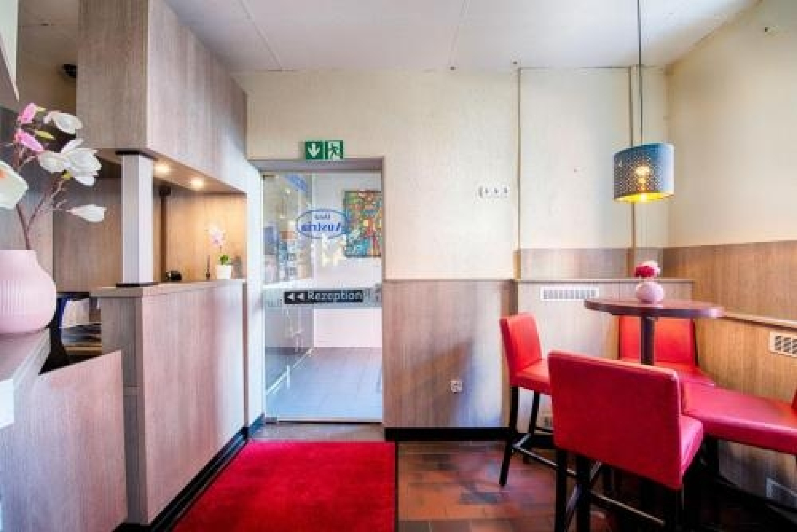 Ye Olde England Inne