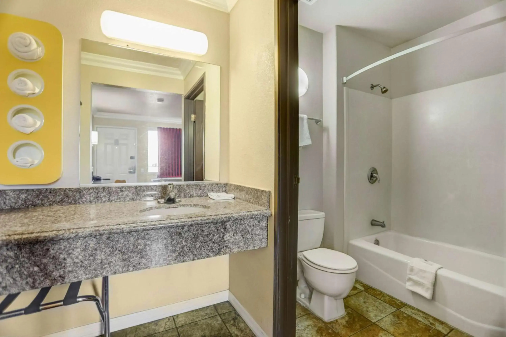 Motel 6 Fresno, CA - Belmont Ave