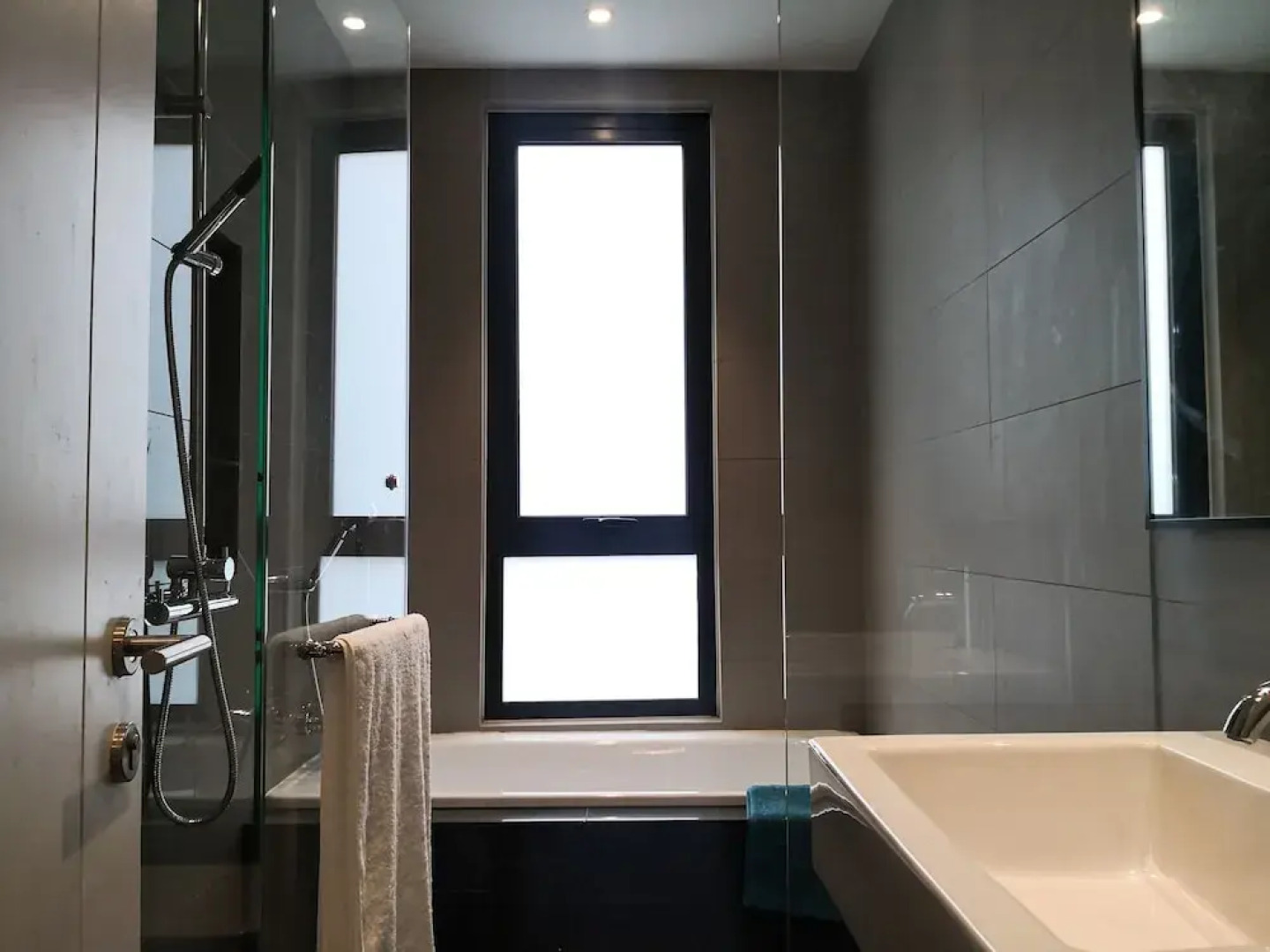 MU Vista – 360 Skypool Superior Suite