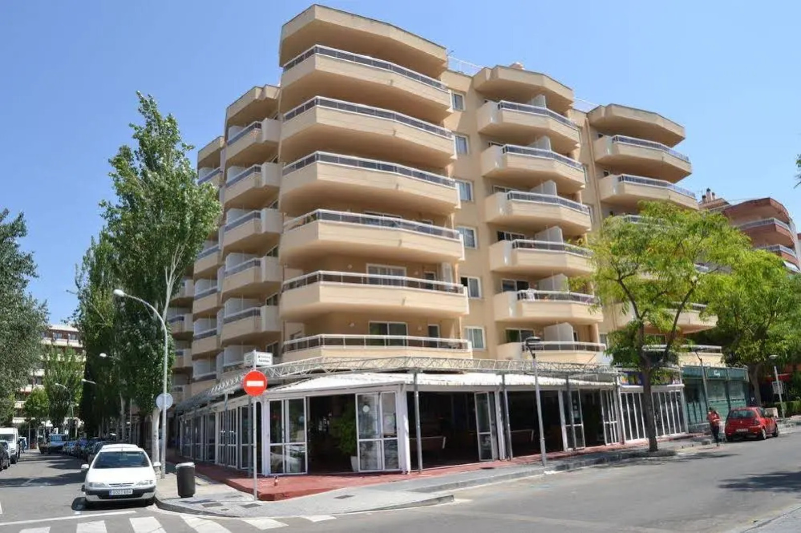 Apartamentos California