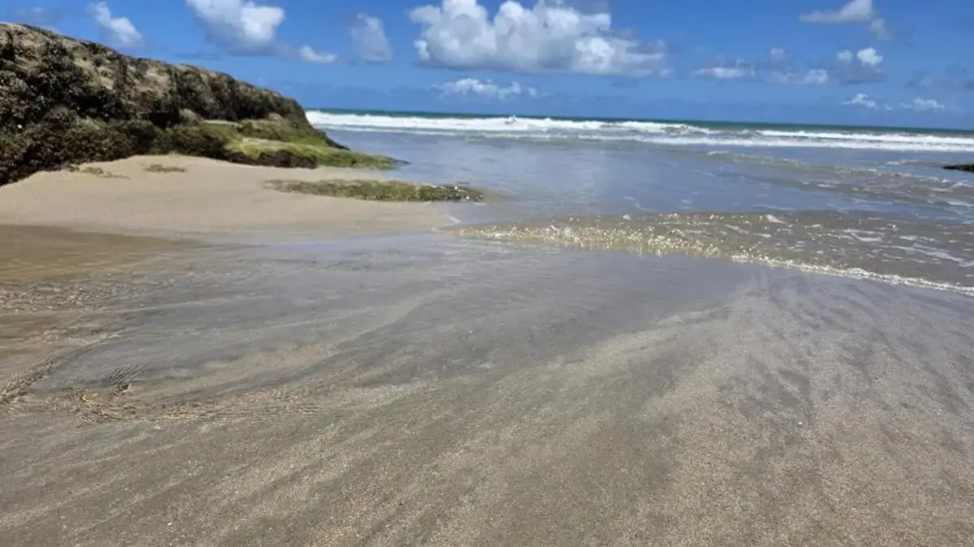 Casa Na Praia Dos Carneiros by Carpediem