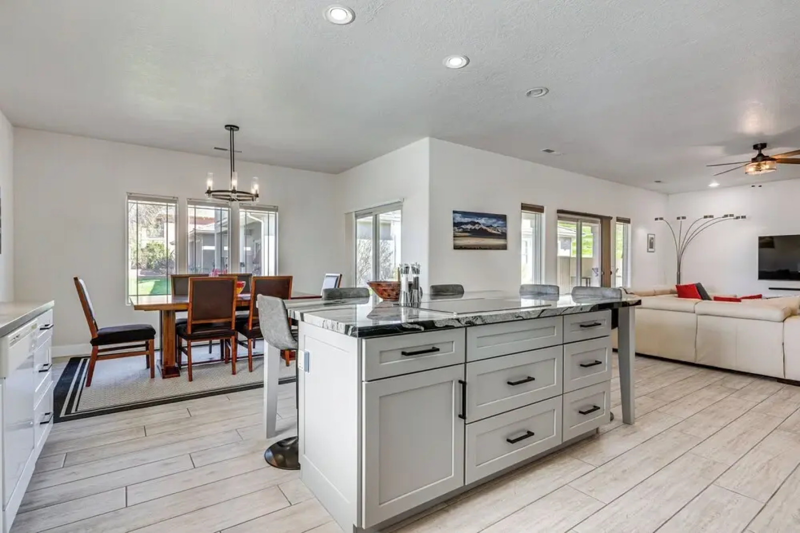 Spacious Mesquite Getaway - 1/2 Mi to Golf Course