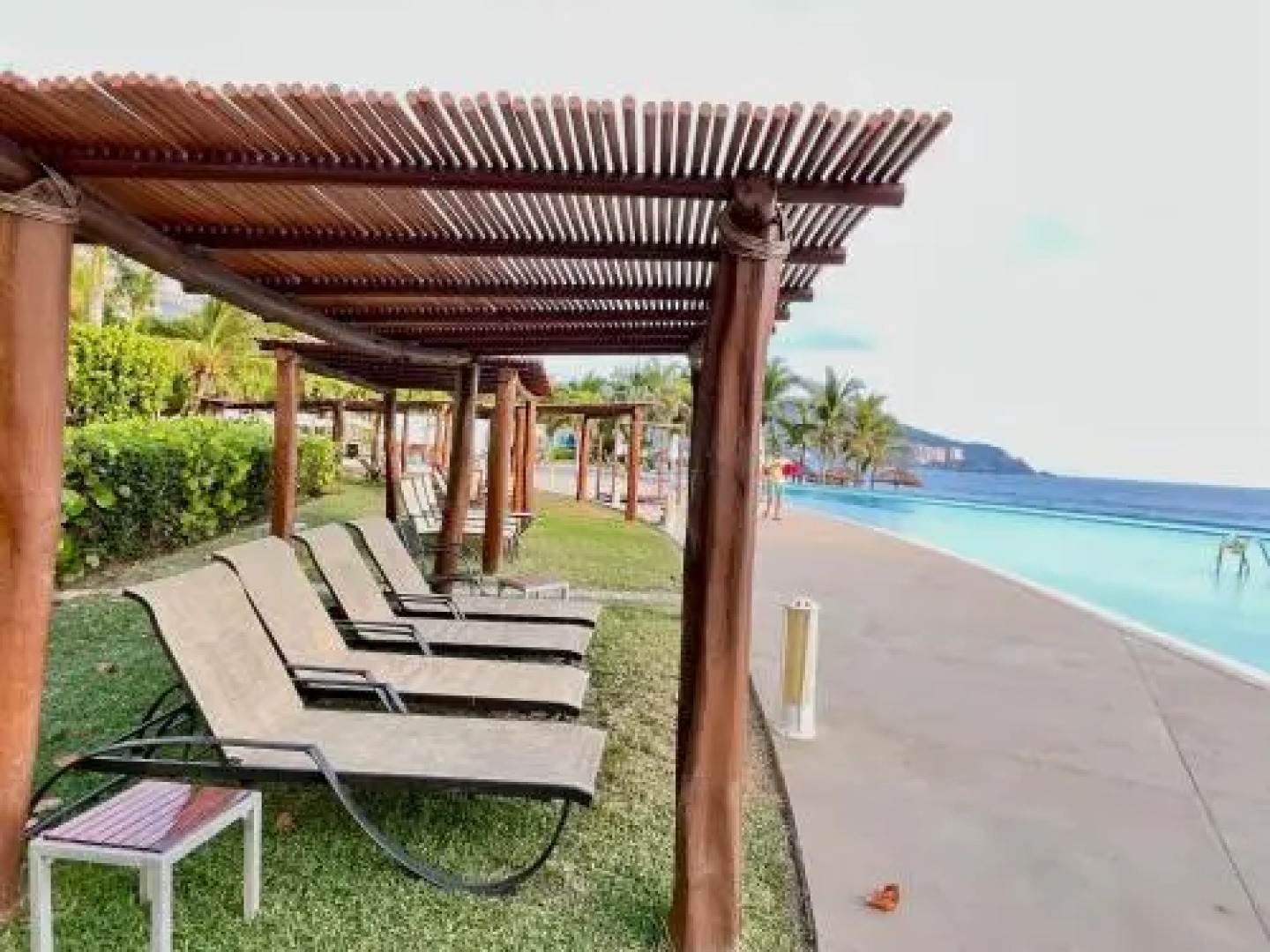 Bay View Grand Marina Condo 1004s