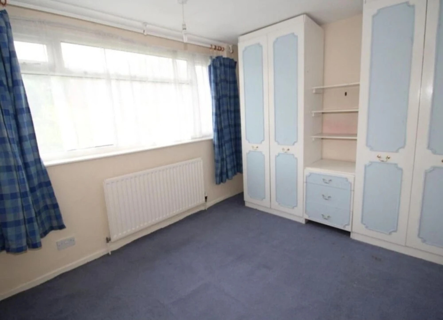 Inviting 5-bed House in Stockport Bramhall