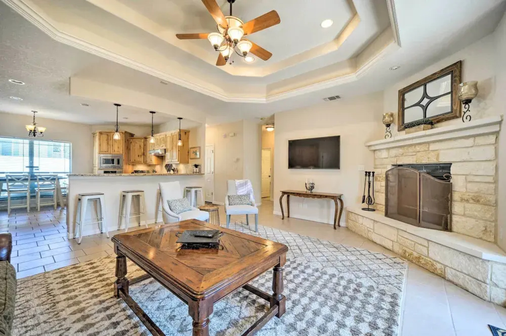 Luxe Canyon Home: Decks, Hot Tub + Lake Views