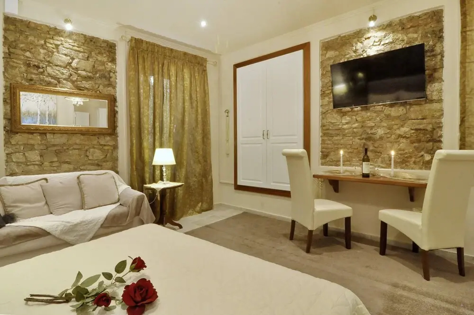 Venetian Suites Metropolis by Konnect, Old Corfu Town