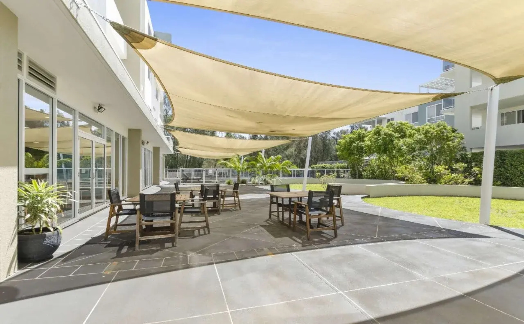 Quality Suites Pioneer Sands