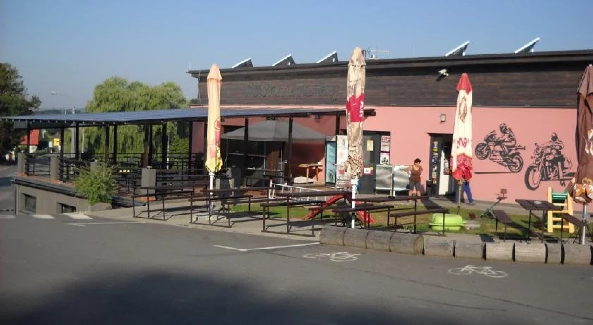 Penzion a Motobar Bravantice