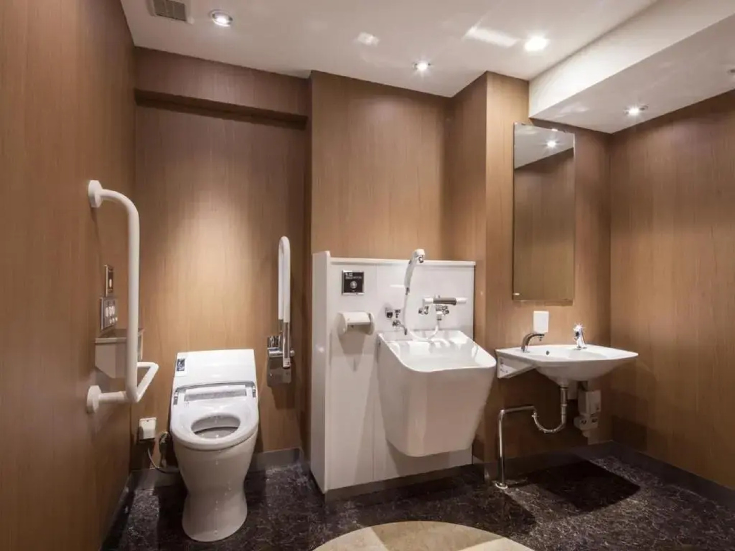 Apa Hotel Ginza Kyobashi Tokyo Eki Yaesu Minamiguchi