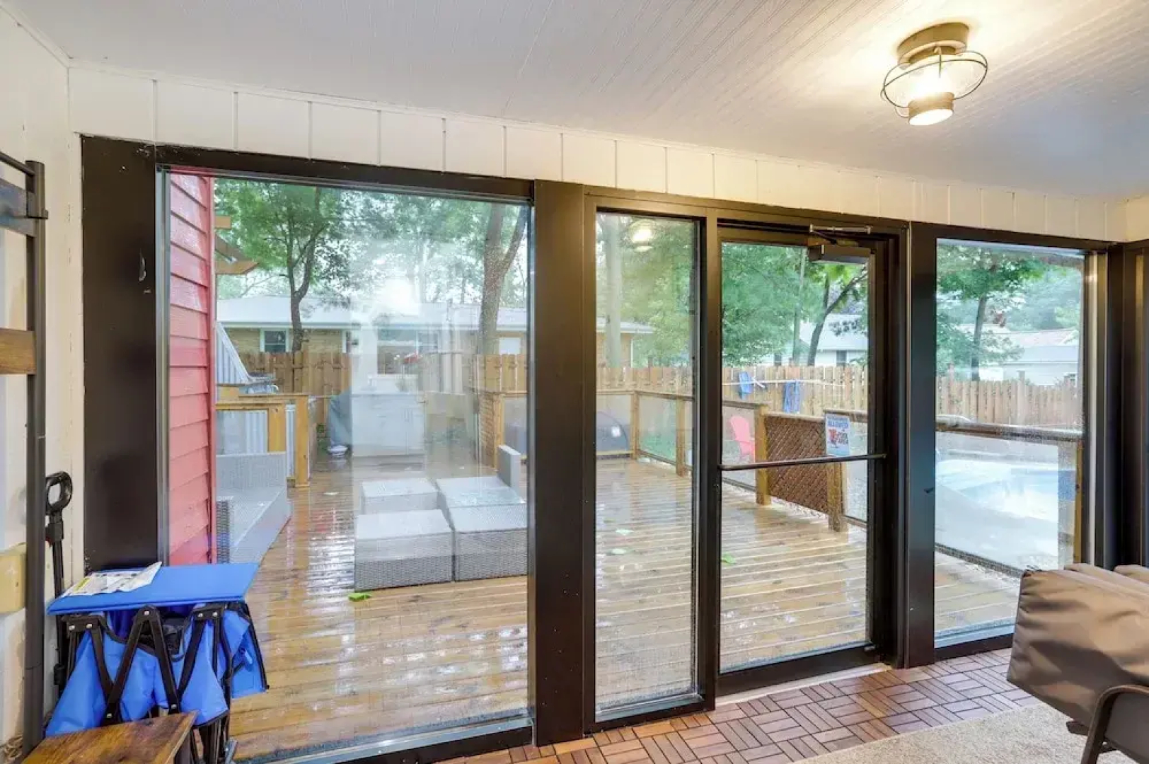 South Haven Oasis - Private Hot Tub, Pool & Grill!