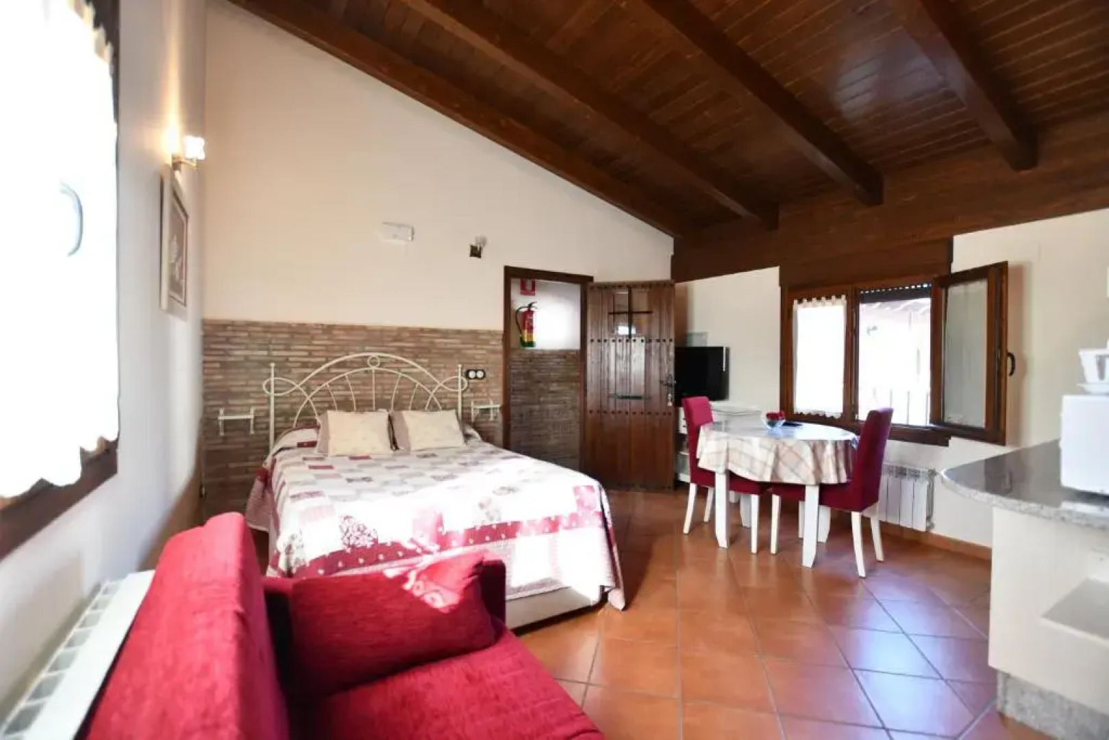 Apartamentos Turísticos Sanahuja