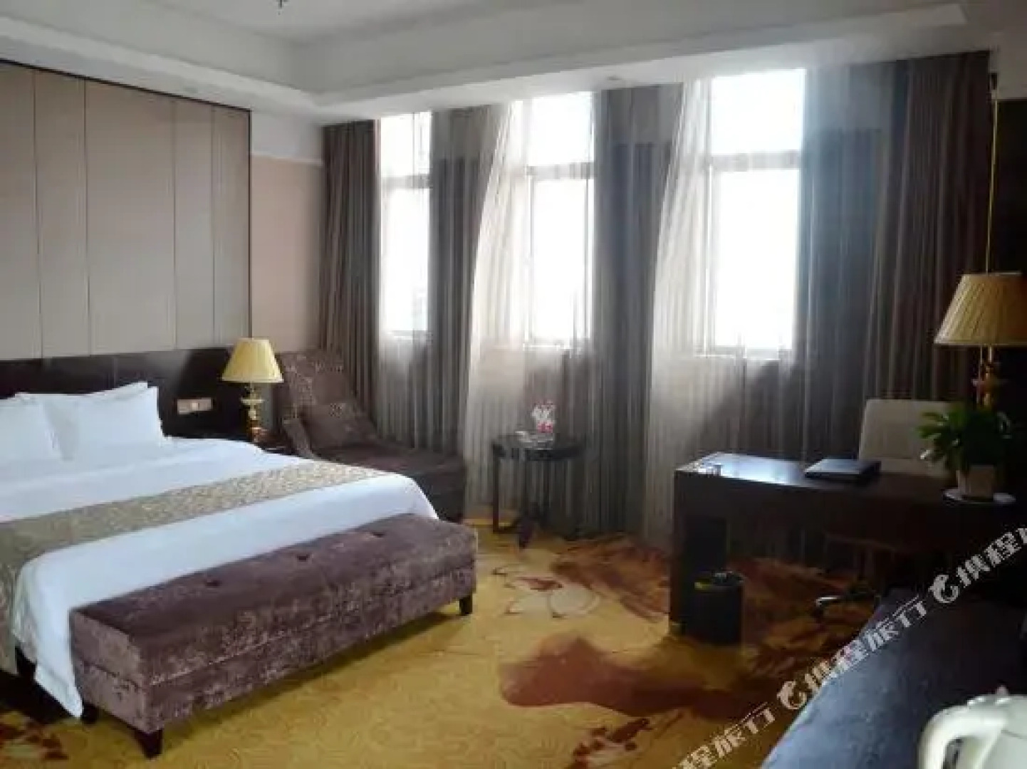 Sanhe International Hotel