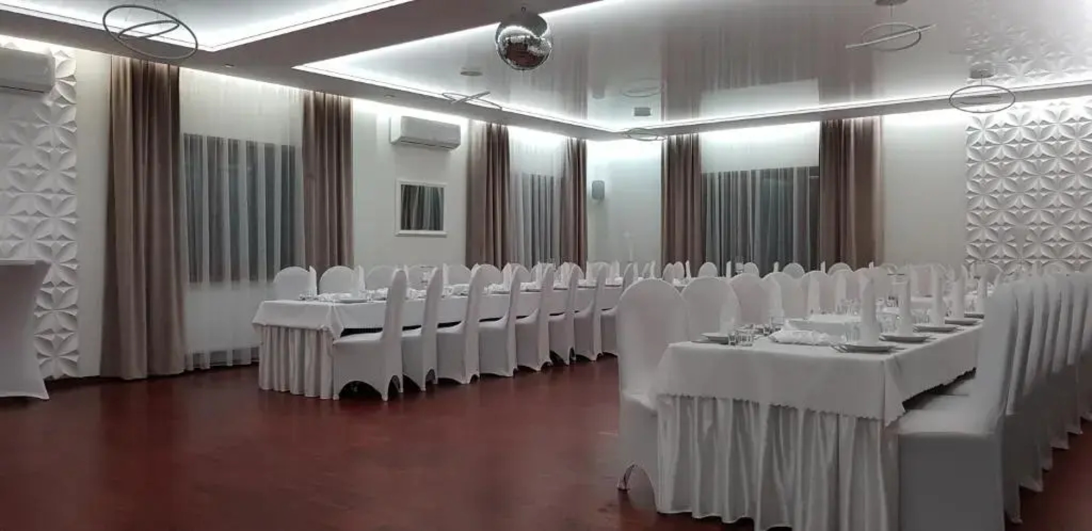 Route One - Restauracja & Pokoje Hotelowe