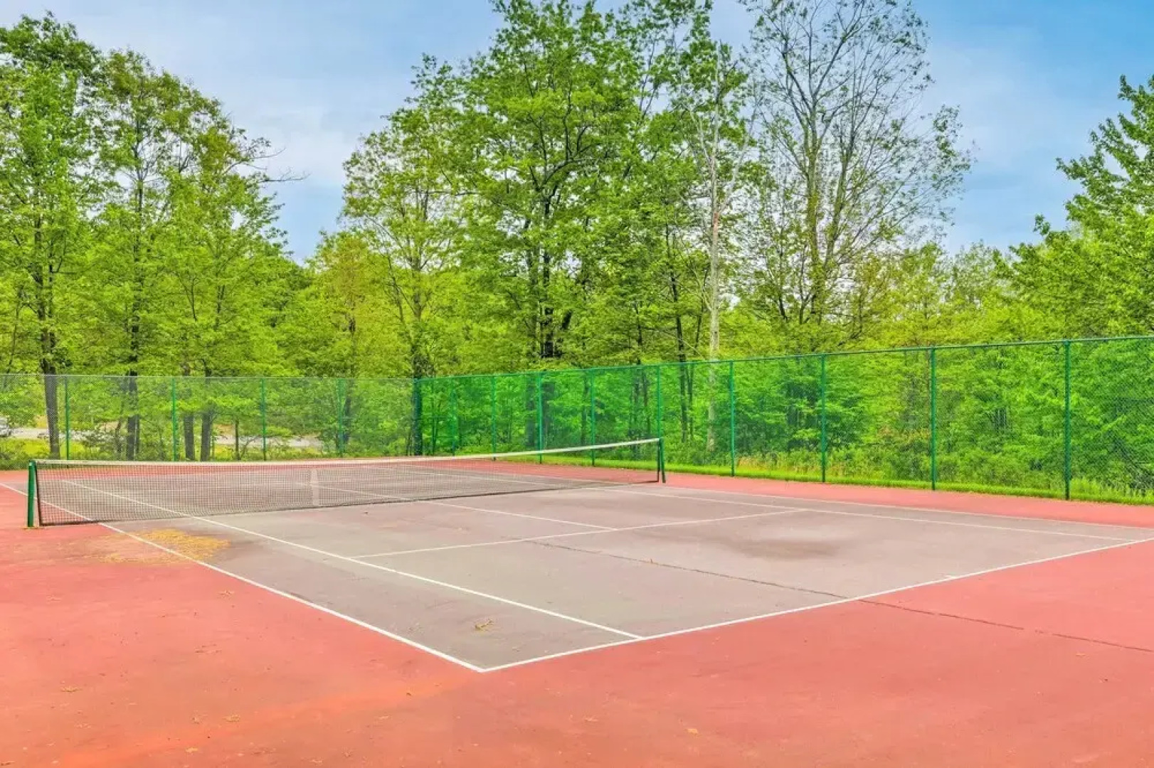 1 Mi to Waterpark: Mtn-view Poconos Hideaway!