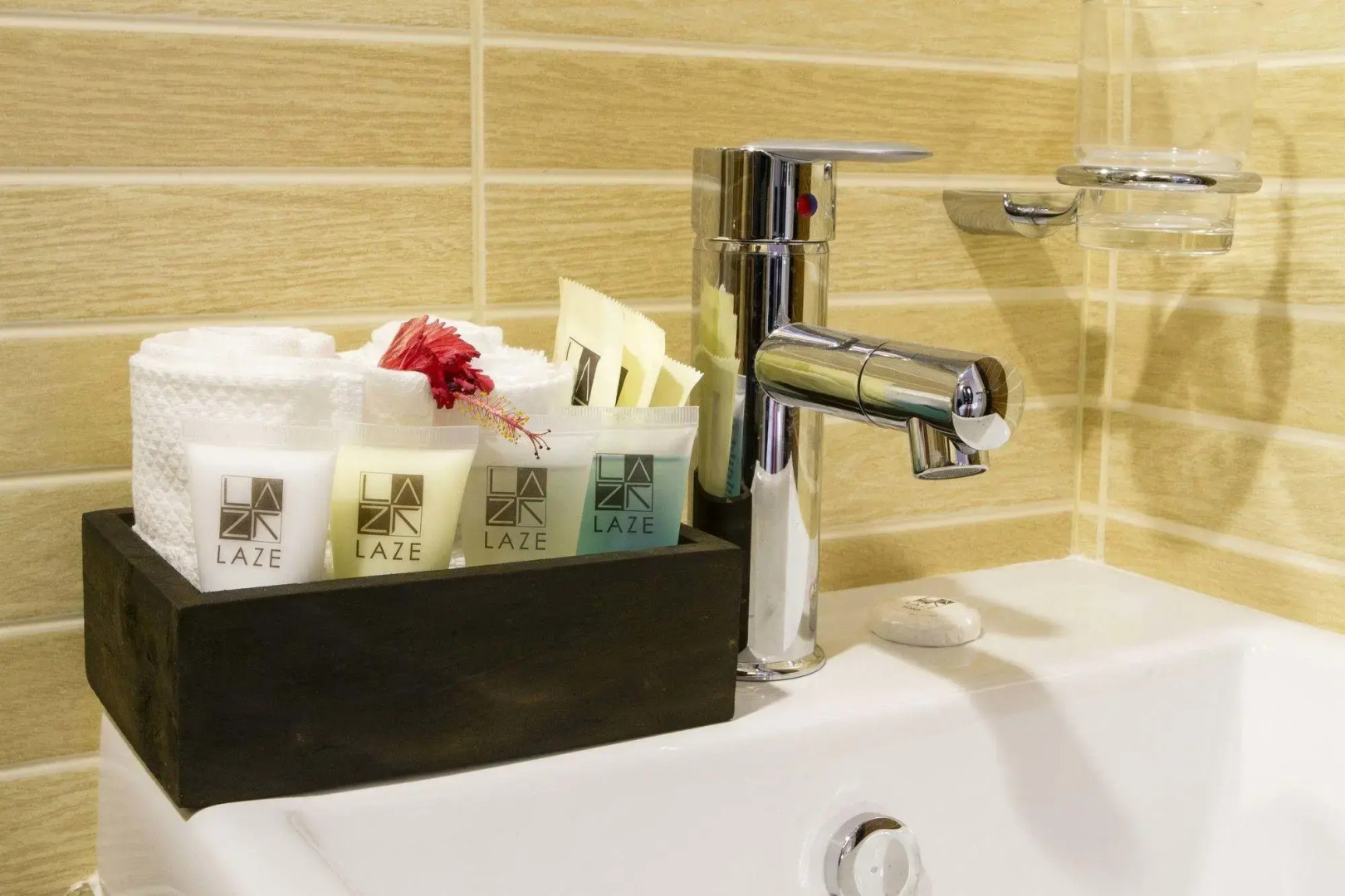 Laze by Somerset Inn