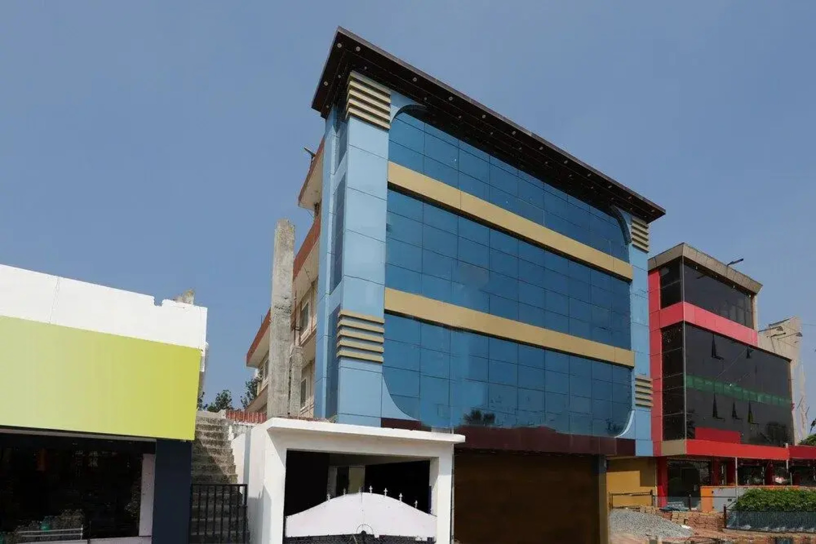 OYO 24260 Nanjunda Palace