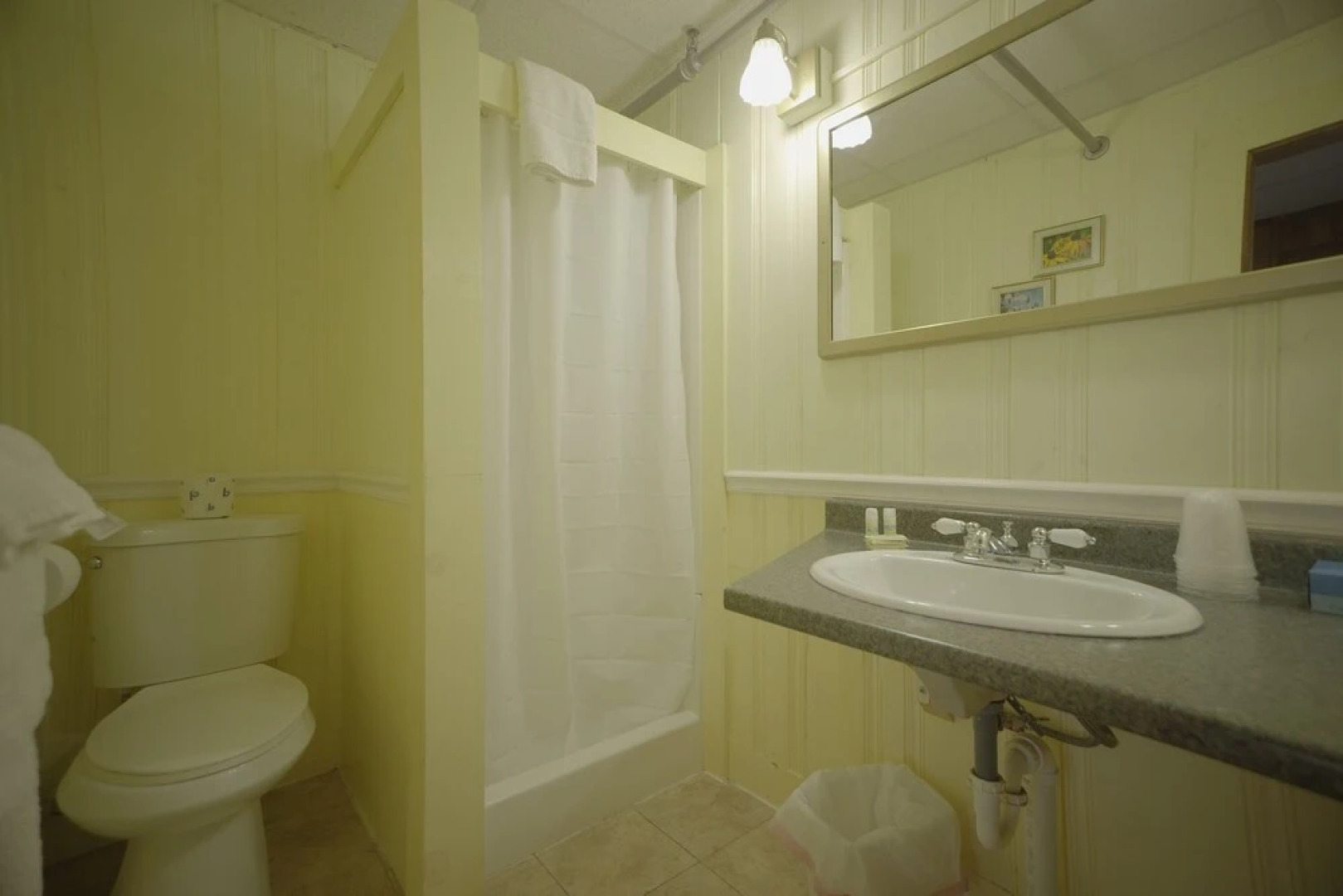 Betty Doon Motor Hotel