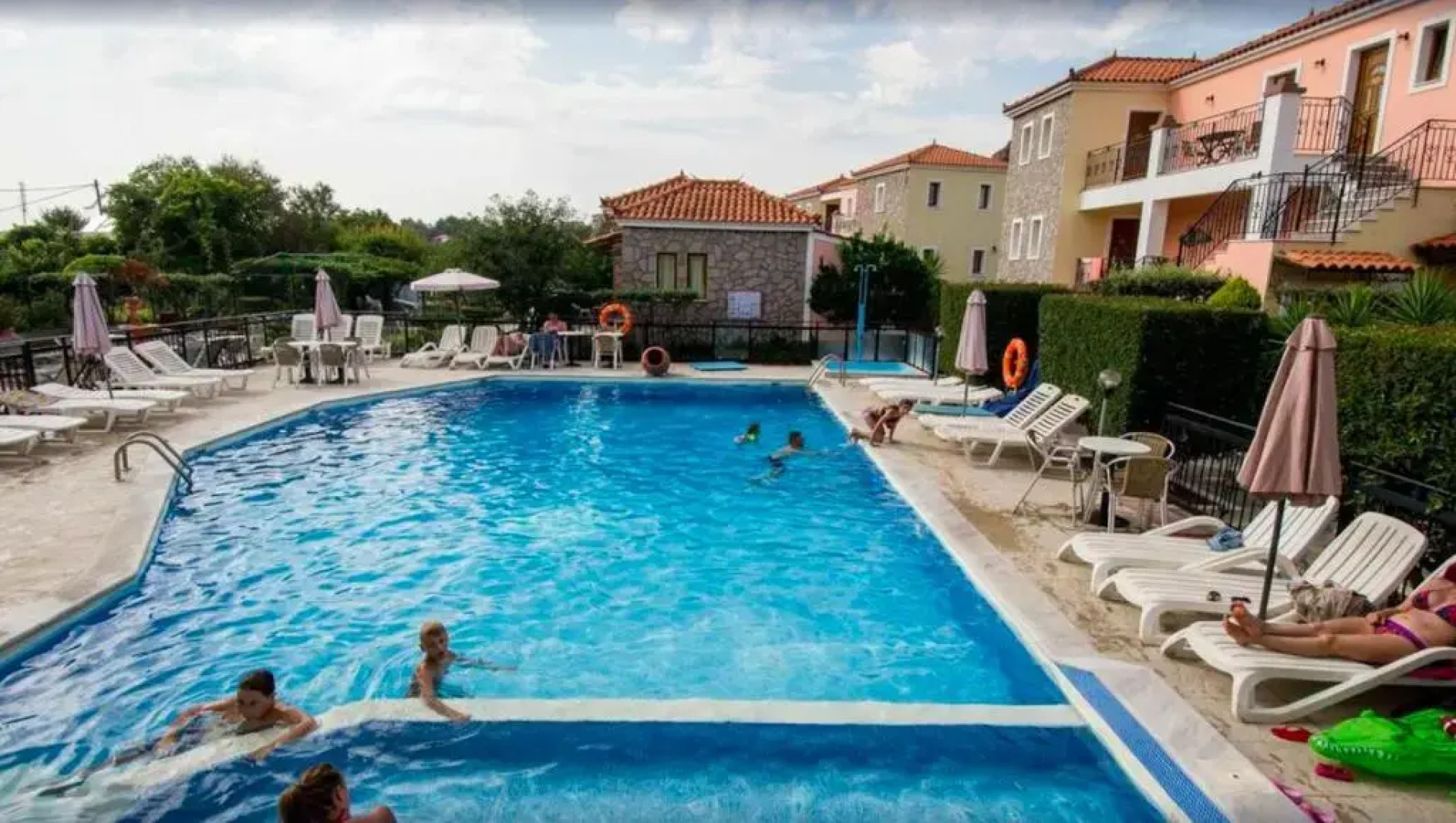 Room in Apartment - A spacious and bright studio with balcony no1111