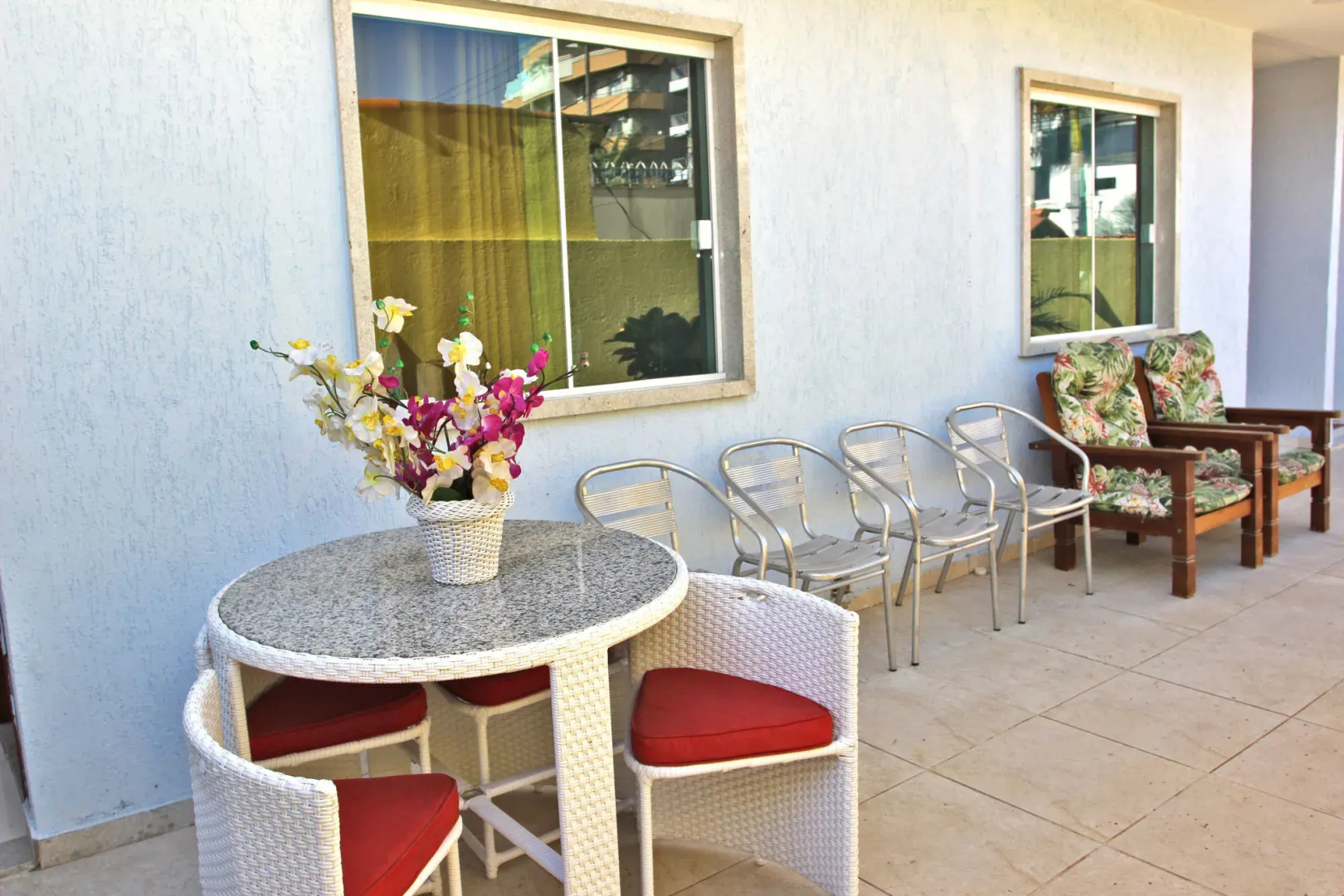 MDJ Suites