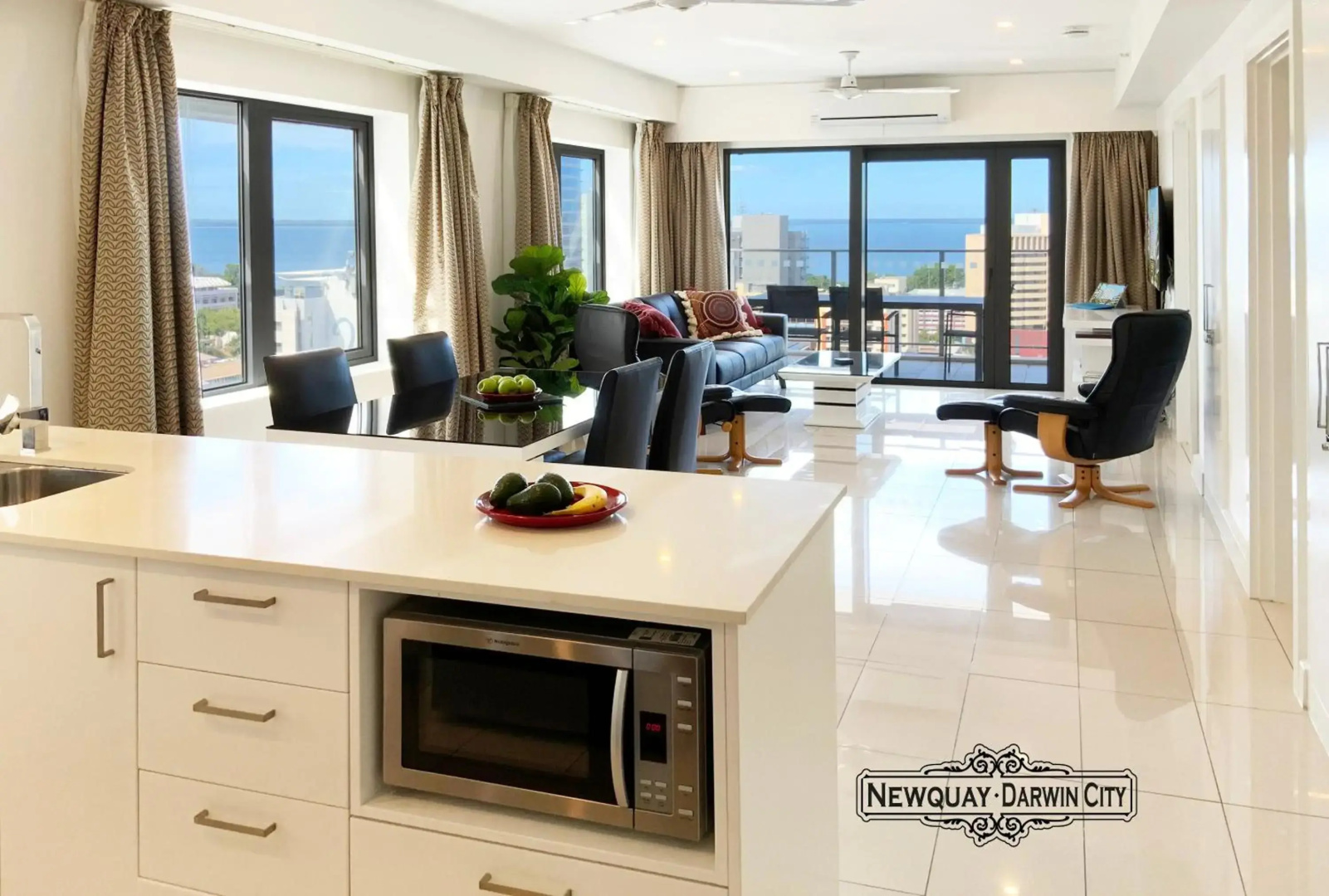 "NEWQUAY" Ideal Location & Views at PenthousePads