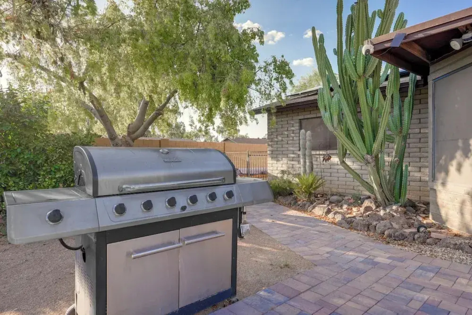 5 Mi to Asu: Tempe Home w/ Heated Pool & Fire Pit