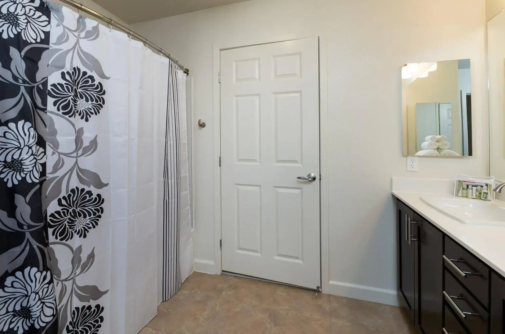 Global Luxury Suites in Sunnyvale