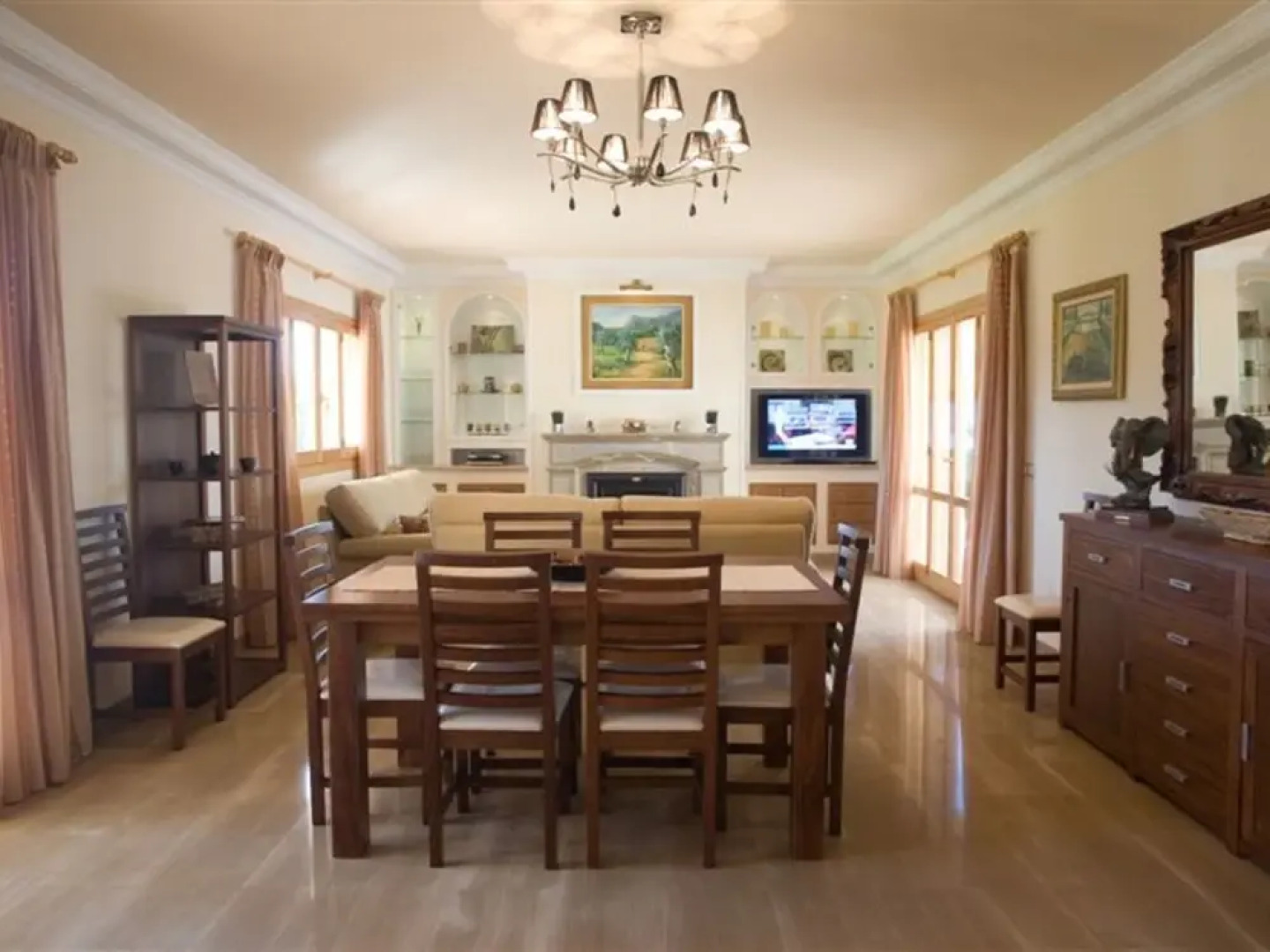 Quaint Villa with Jacuzzi in Sa Pobla