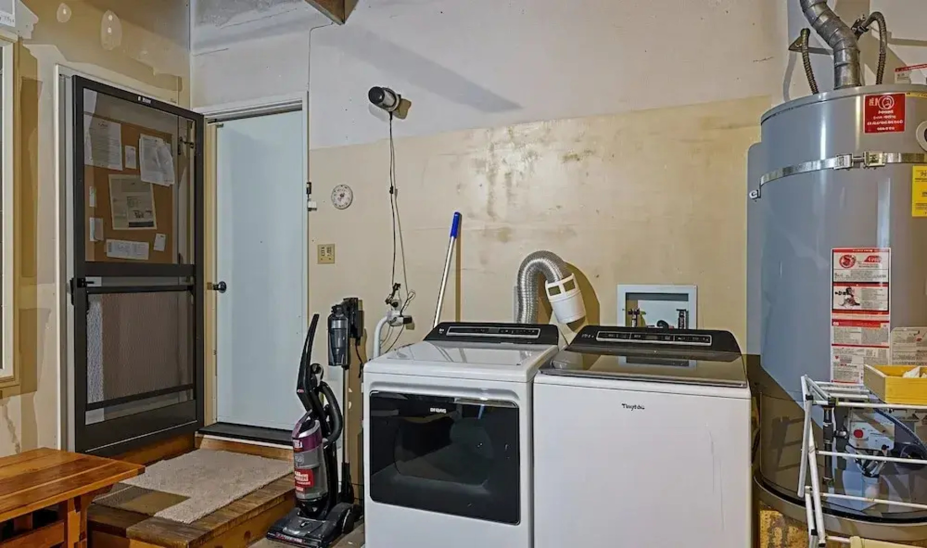 The Red House - Near Golf, Beaches & Communal Pool by Yosemite Region Resorts