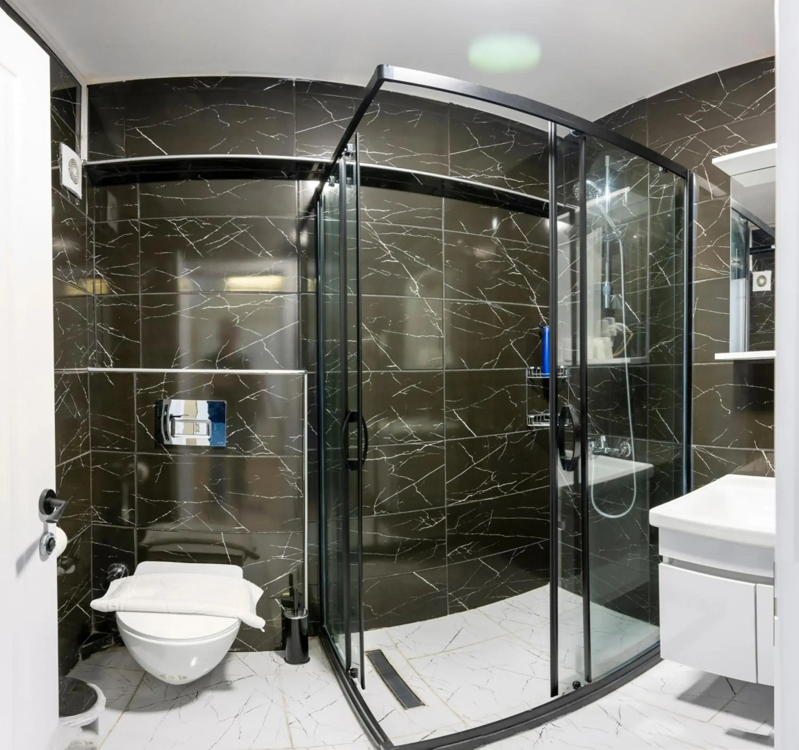 Aiza Suites