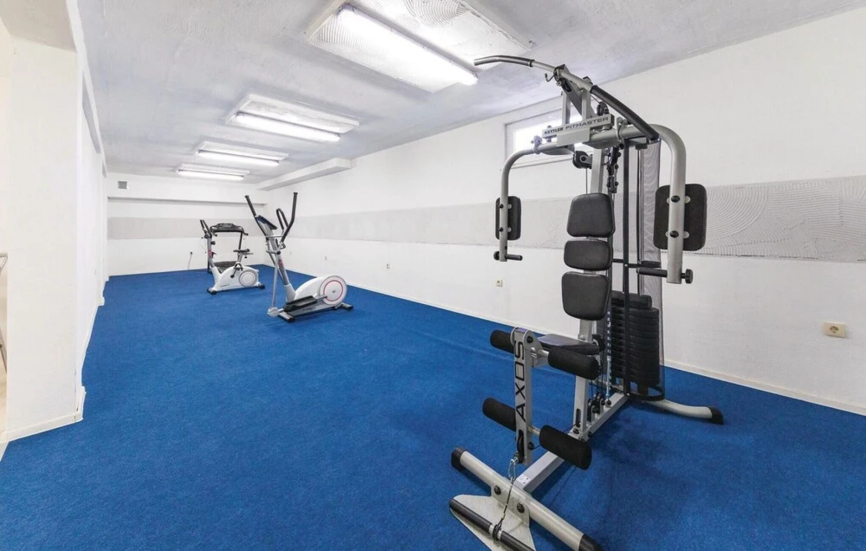 Beautiful Home in Kastel Novi With Wifi and 8 Bedrooms