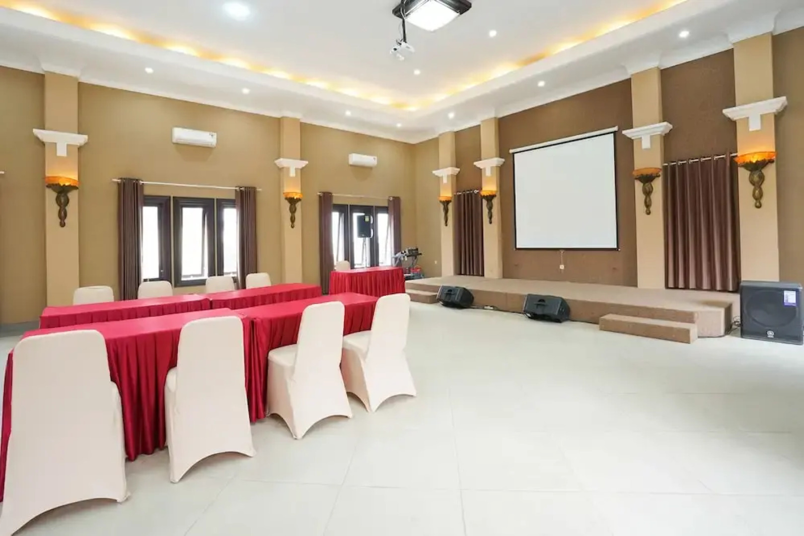 Avila Ketapan Rame Hotel