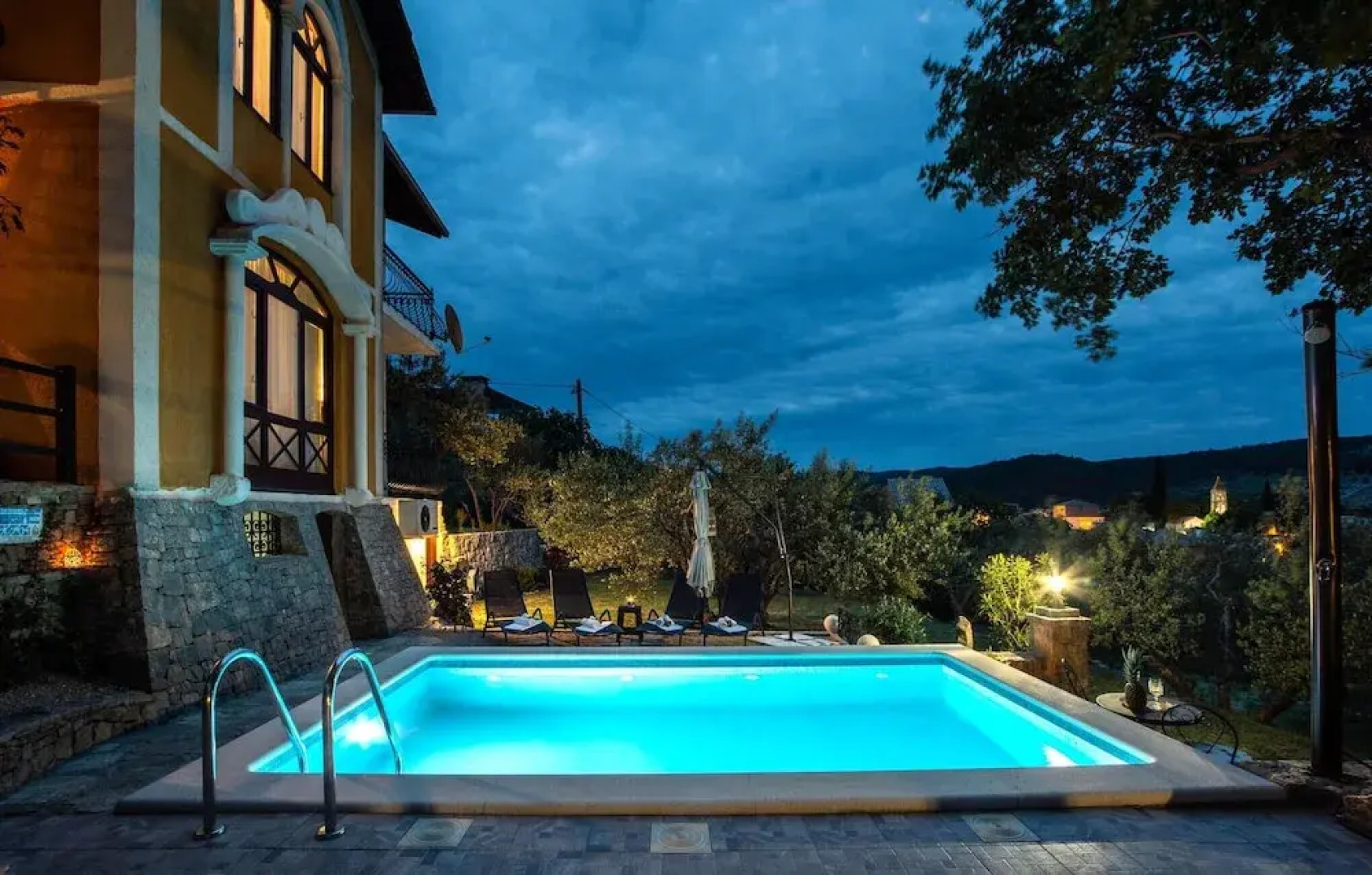 Beautiful Home in Srinjine With Wifi and 3 Bedrooms