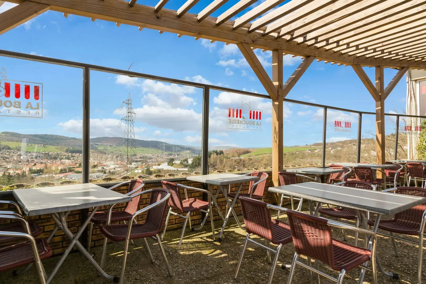 The Originals City, Hôtel L'Acropole