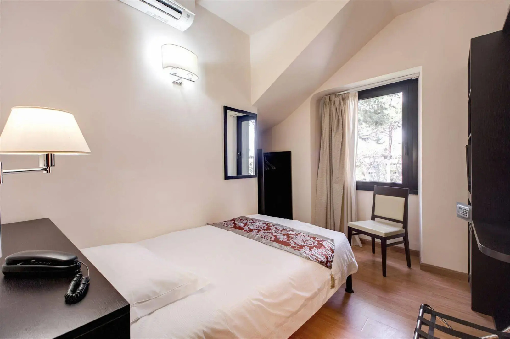 Regal Park Hotel