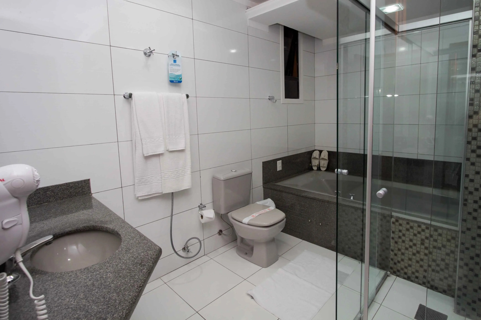 Bristol Exceler Plaza Hotel