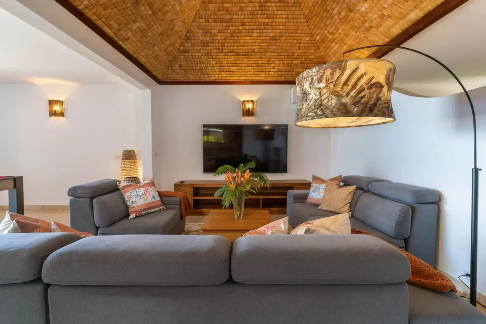 Magnificent 5 Br Villa with pool: amazing views