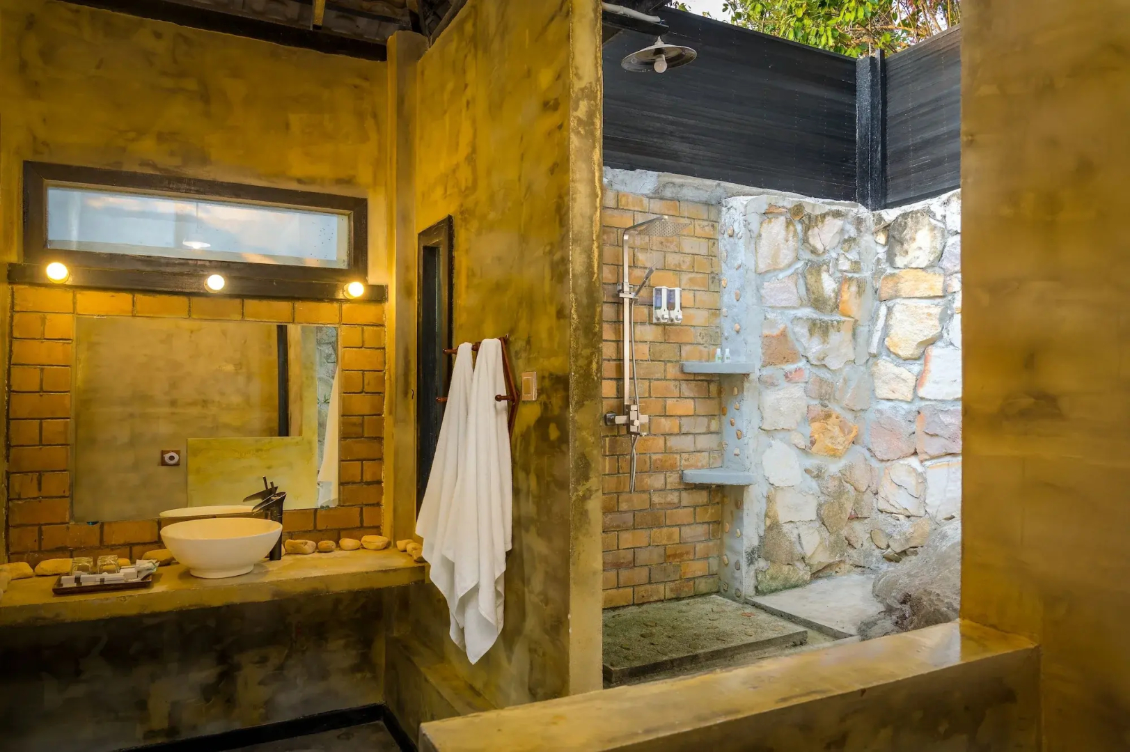 Koh Rong Hill Beach Resort