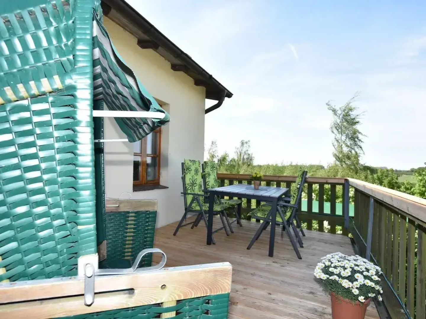 Waterfront Apartment in Stove With Balcony