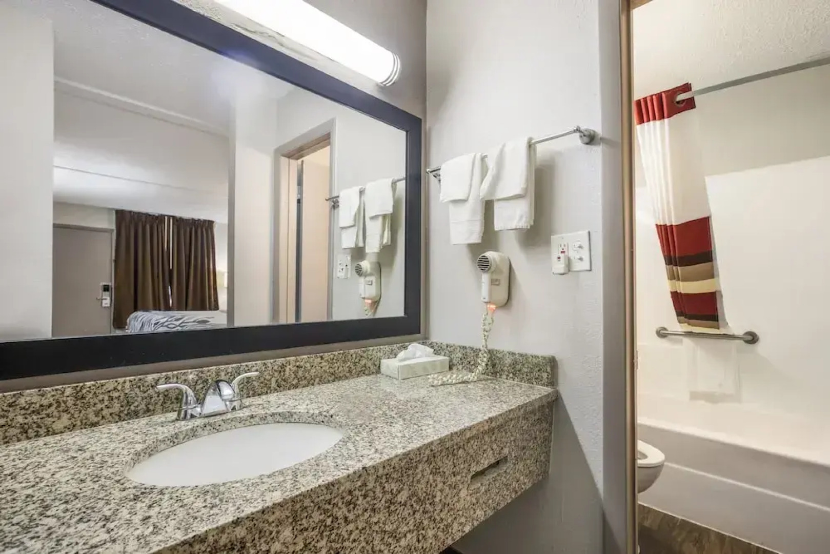 Super 8 Richmond Hill