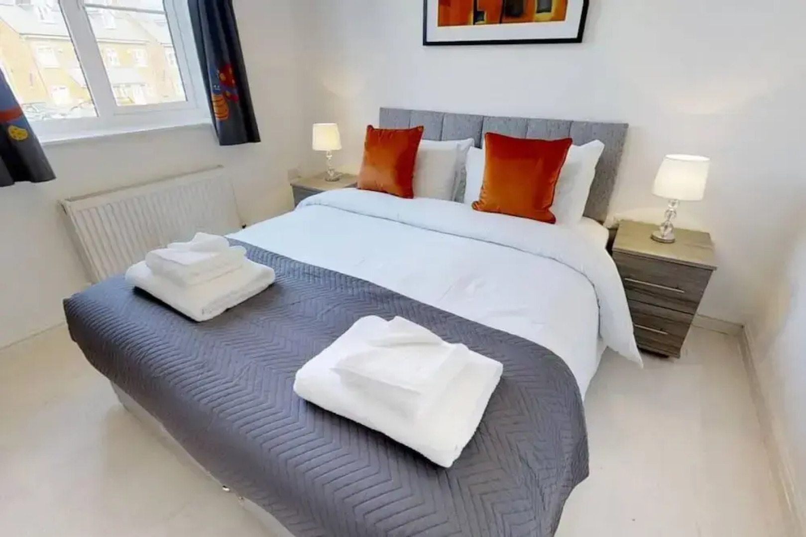 Stayzo - Cole Green Lane - Ideal for Your Next Staycation or Workcation Whole House With Wi-fi