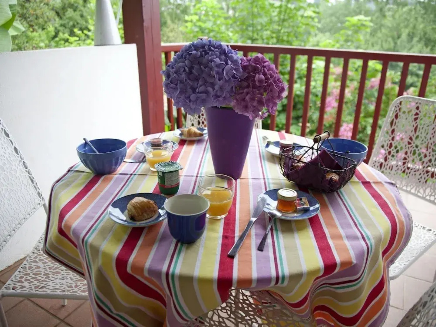 Colorful Apartment in Basque Style in a Green Environment