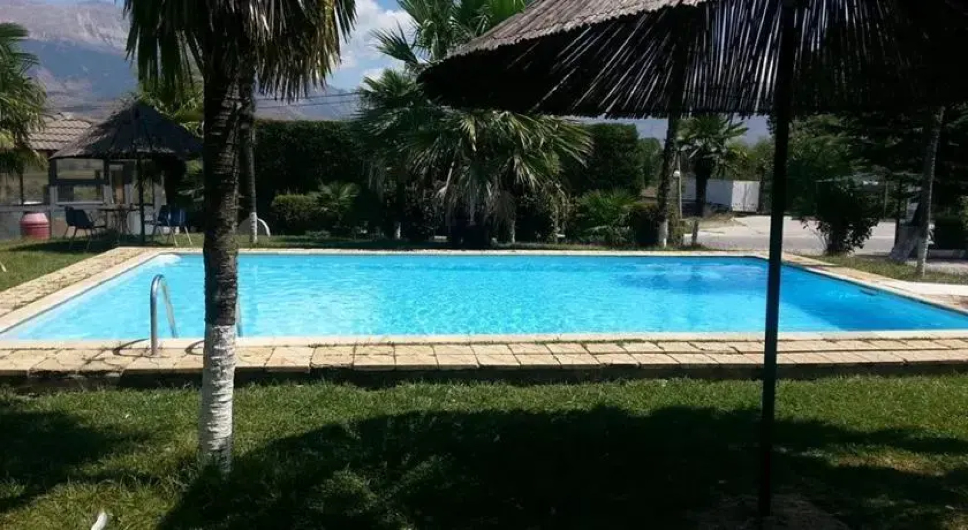 Parku i Palmave Hotel