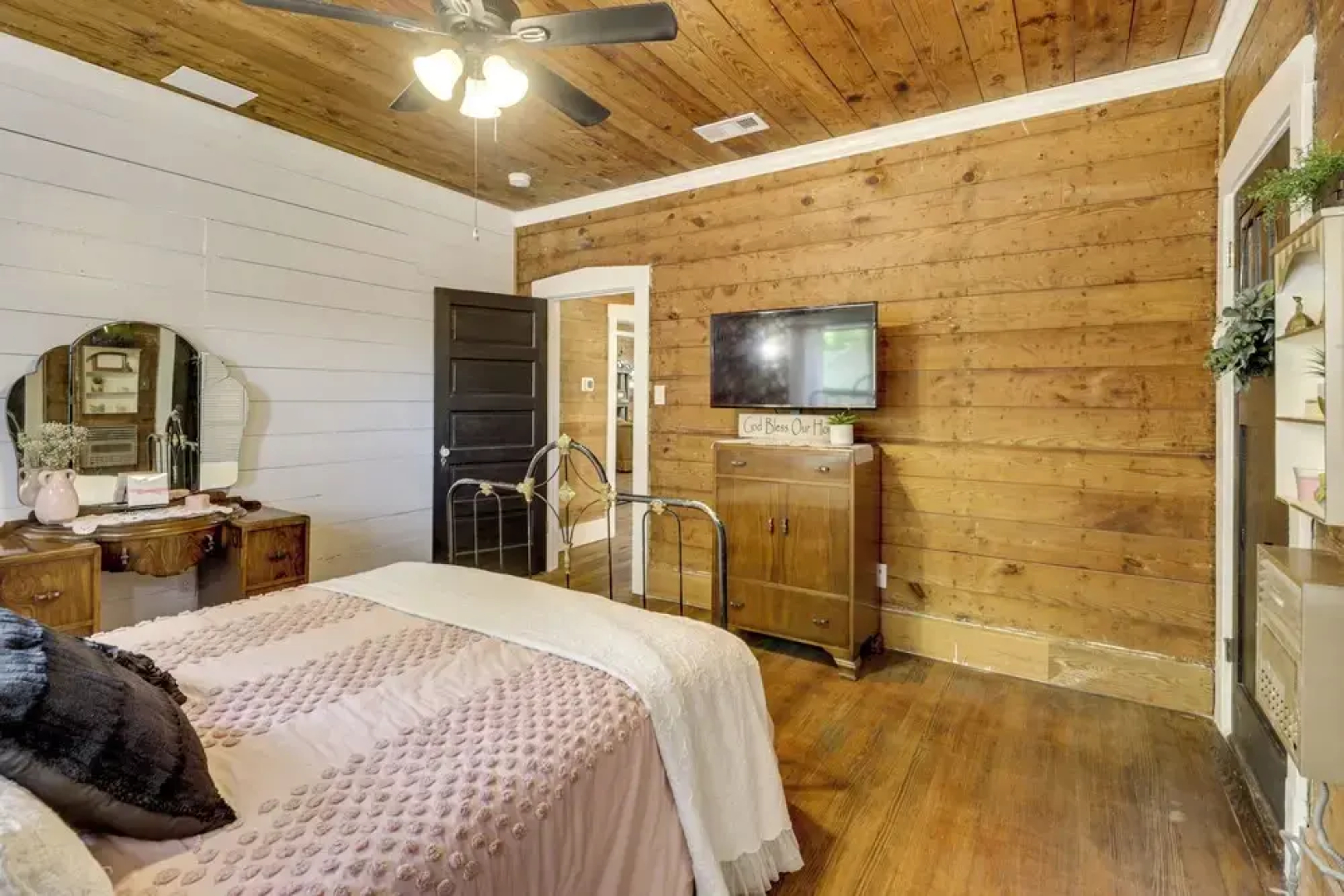 1925 Craftsman Bungalow - 1 Mi to Dtwn Waxahachie!