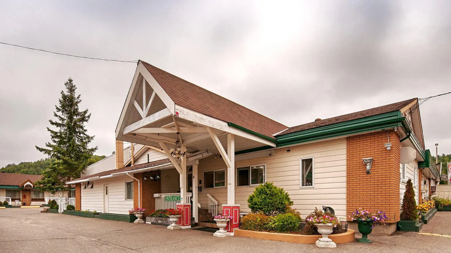 Sword Motor Inn
