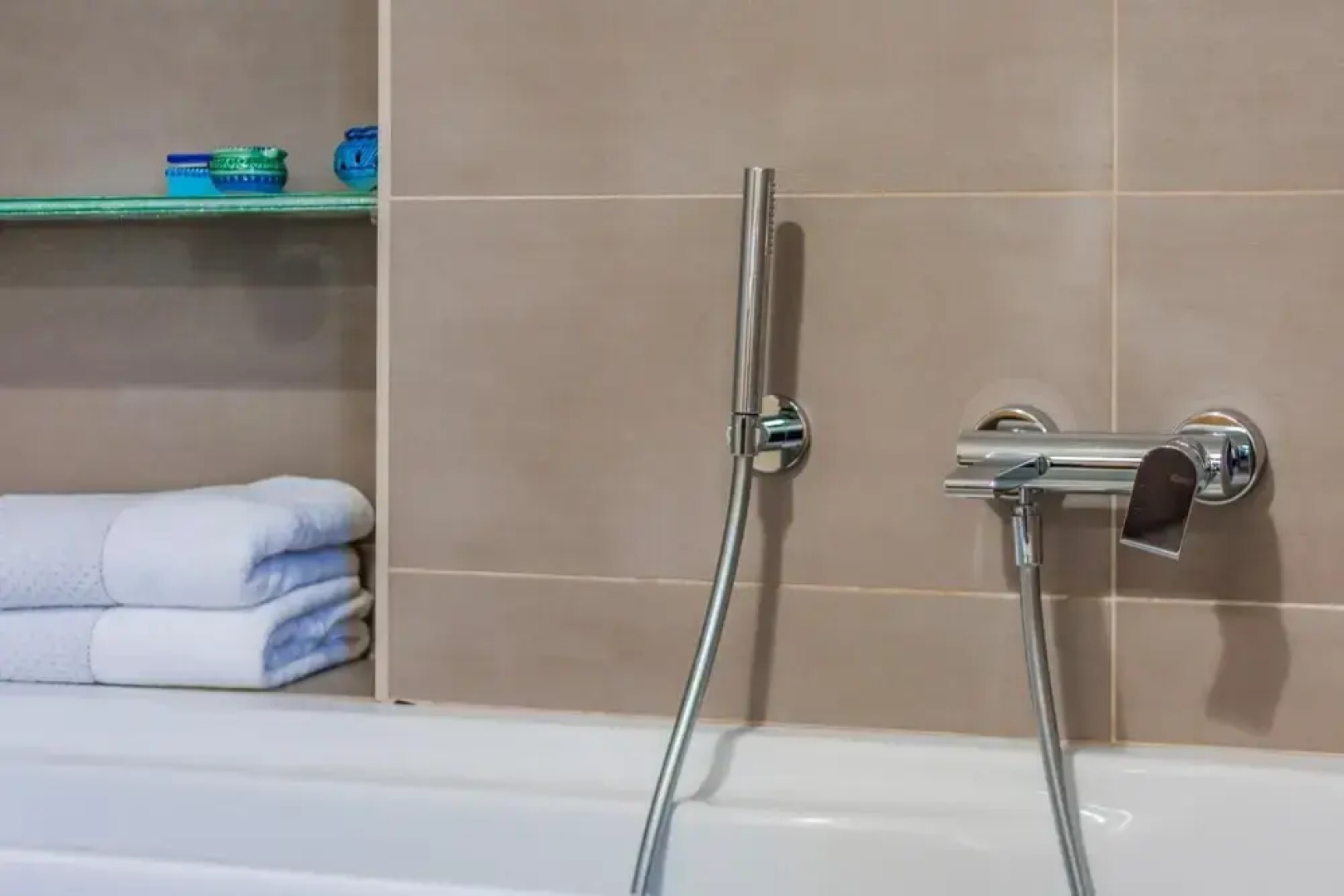 Easy Welcome Aglaia Luxury Lake View Apartment