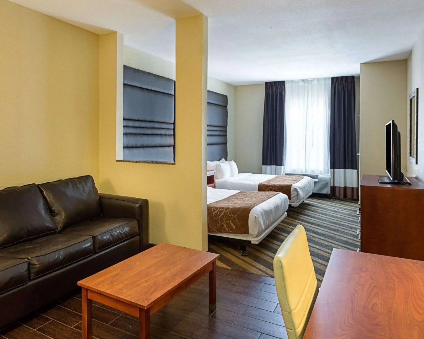 Comfort Suites near Tanger Outlet Mall