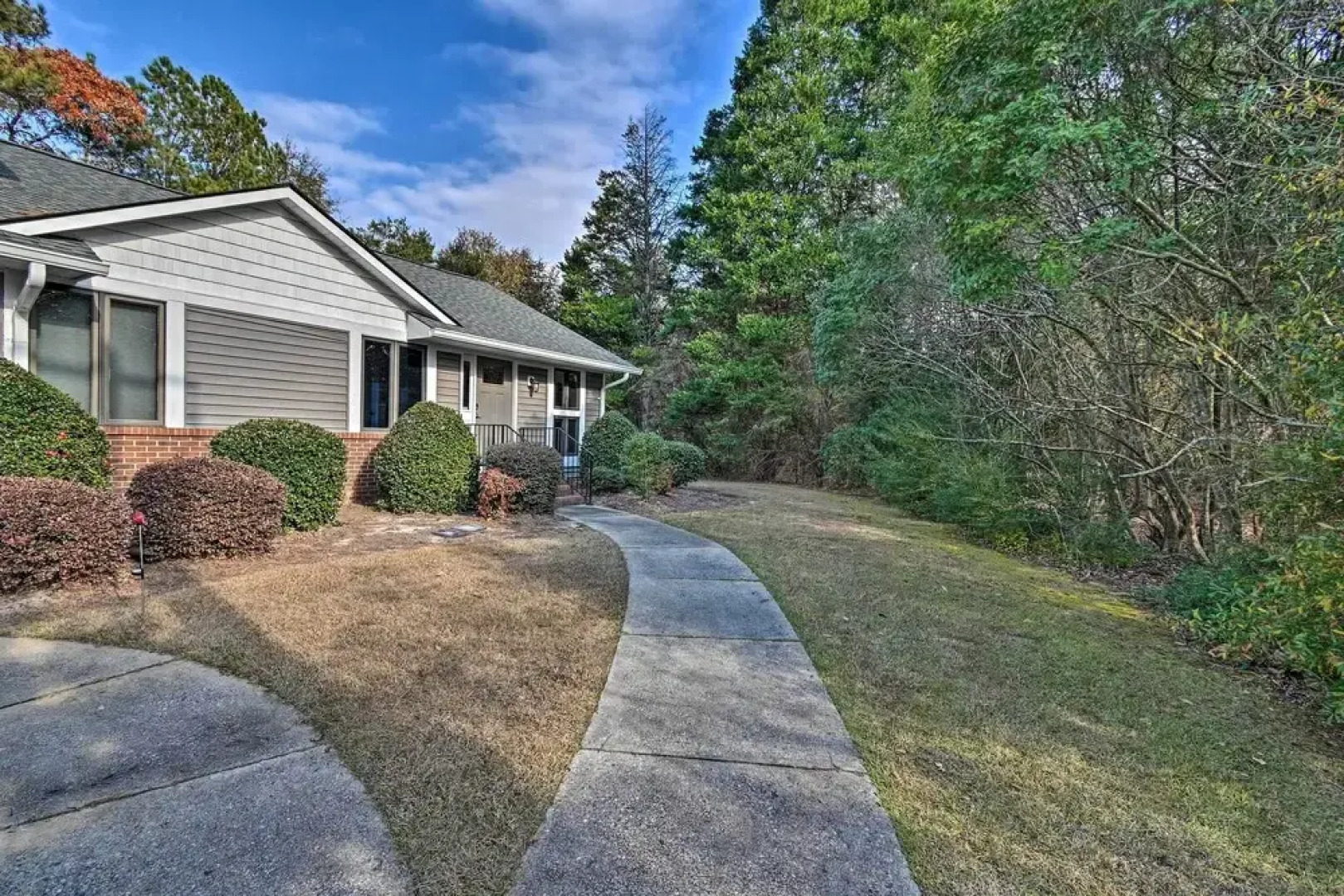 Pinehurst Gem on Golf Course & Putting Green!