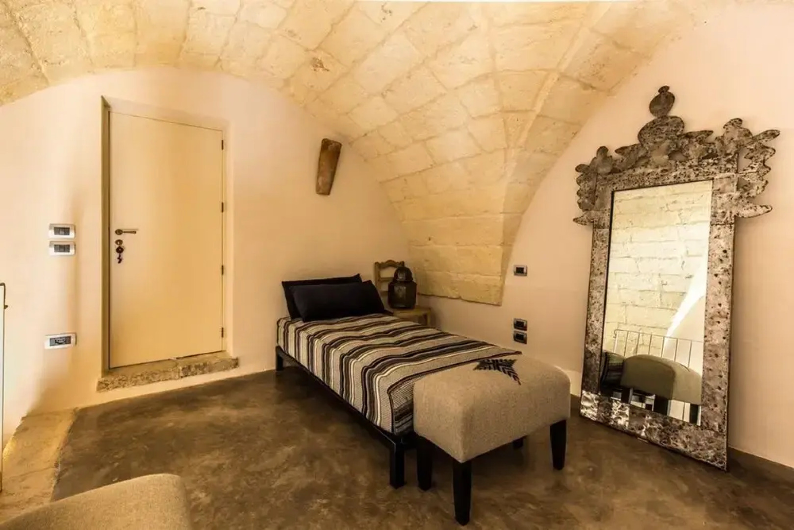 Villa With 5 Bedrooms in Giuggianello, With Private Pool, Furnished Terrace and Wifi Near the Beach