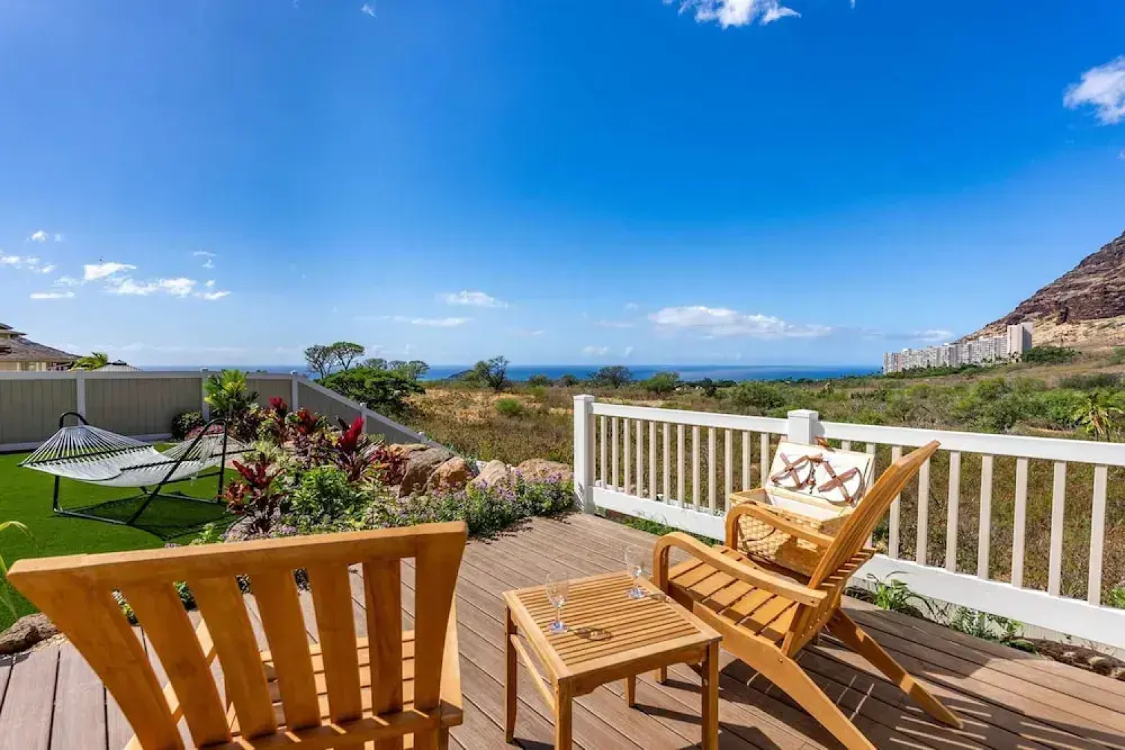 Ocean Views, Modern New Build, Yard 10min to Beach Ocean Escape by Avantstay