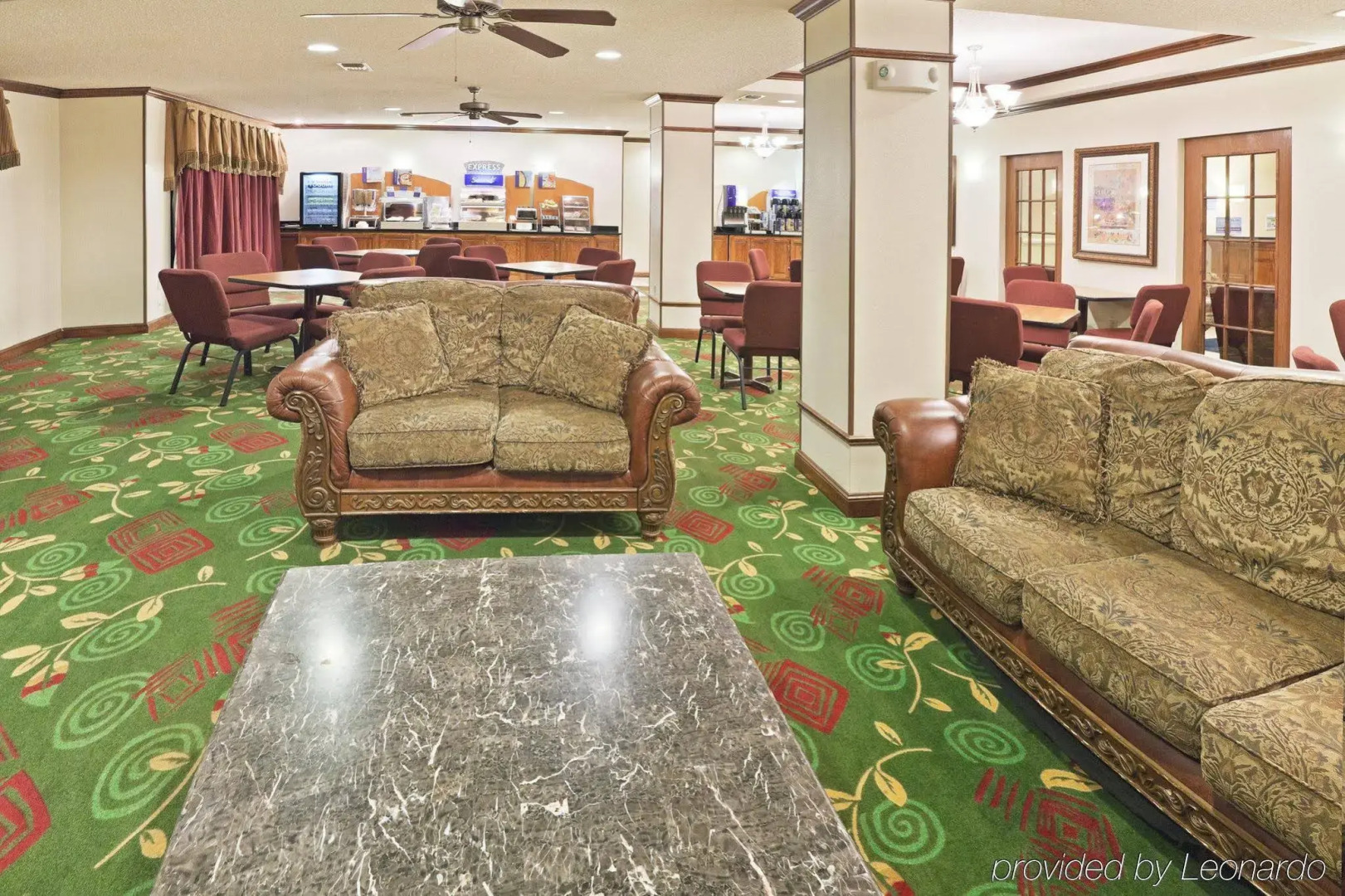 Holiday Inn Express & Suites Plainview by IHG